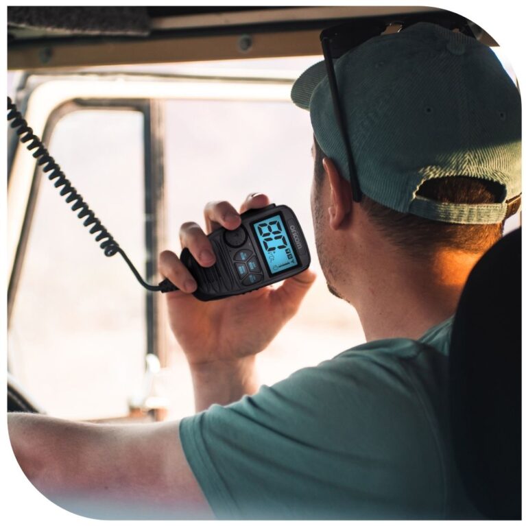 DTX4200XDV - 12V/24V IP54 DUAL RECEIVE UHF CB RADIO