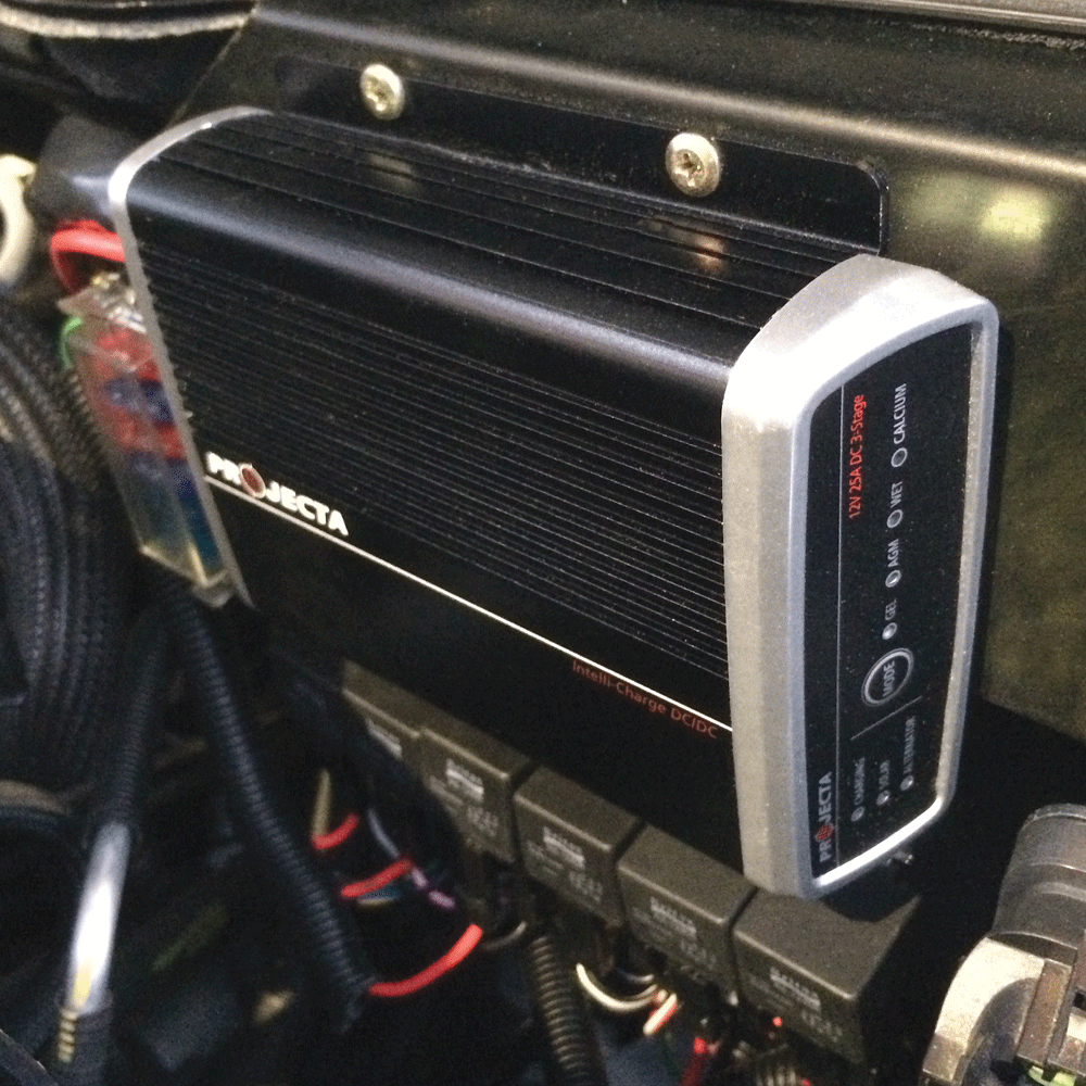 DEEP CYCLE 45A 3 STAGE DC-DC BATTERY CHARGER