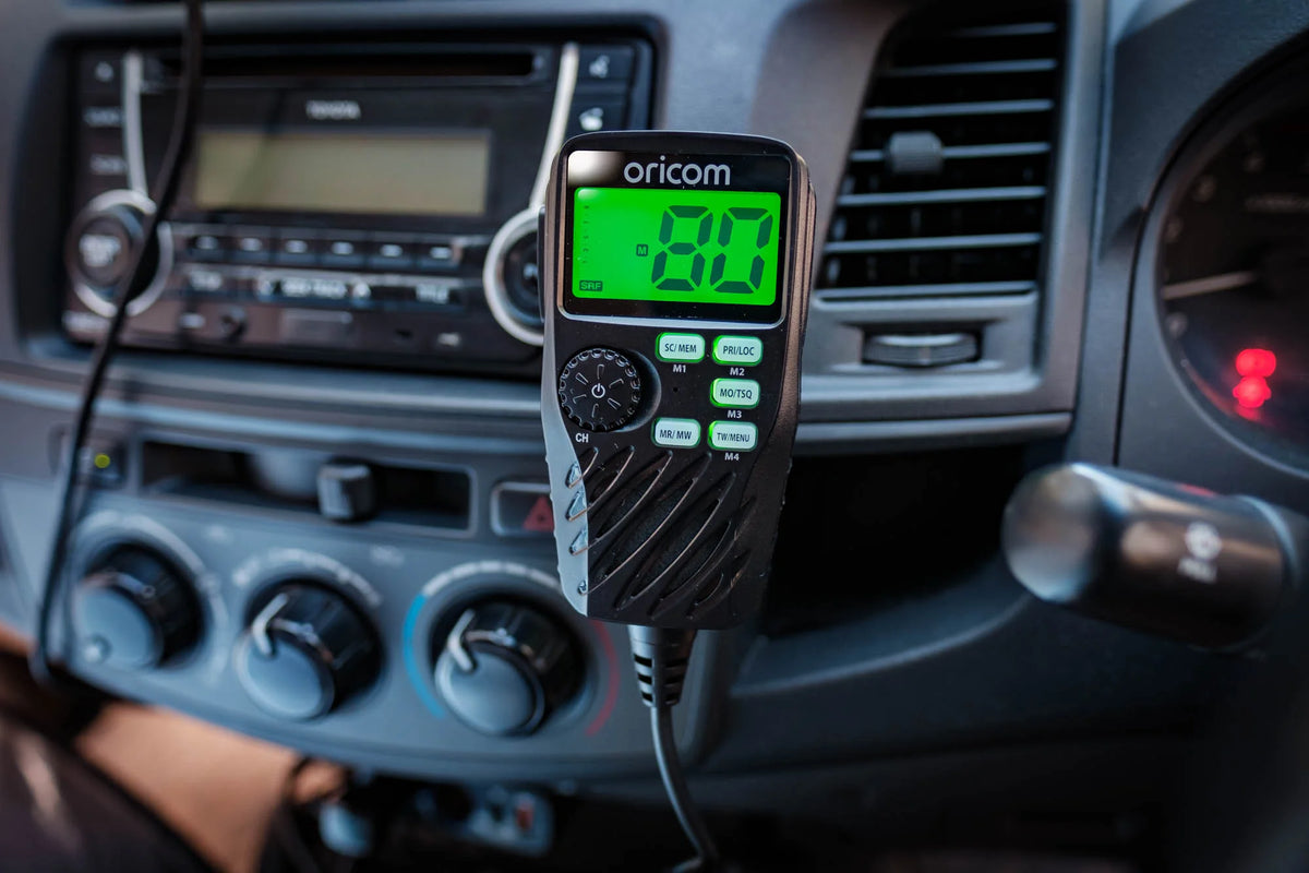 UHF390R4WP 5W UHF Getaway Pack | ANU240 6.5dBi Antenna