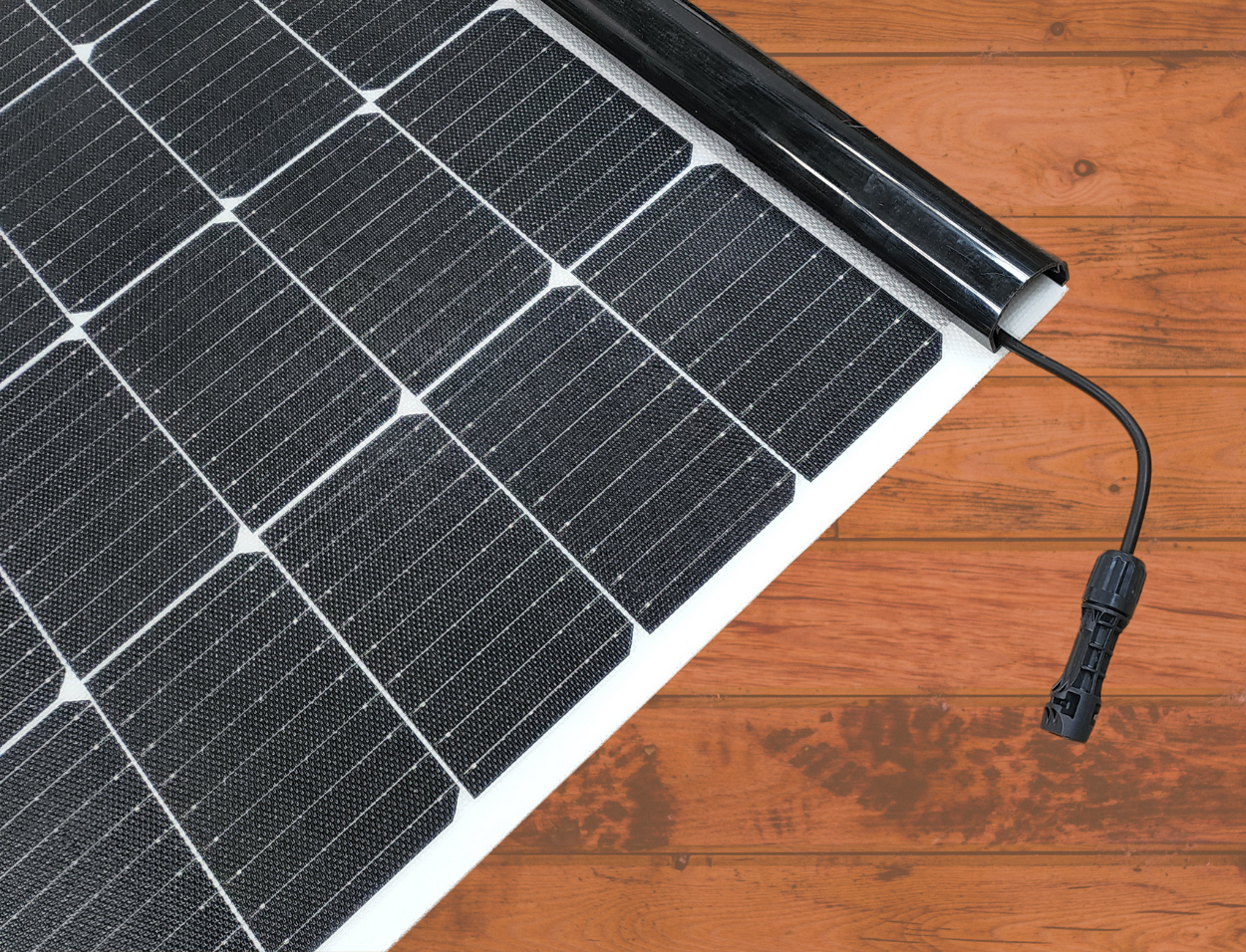 215W eARC FLEXIBLE SHADE RESISTANT SOLAR PANEL
